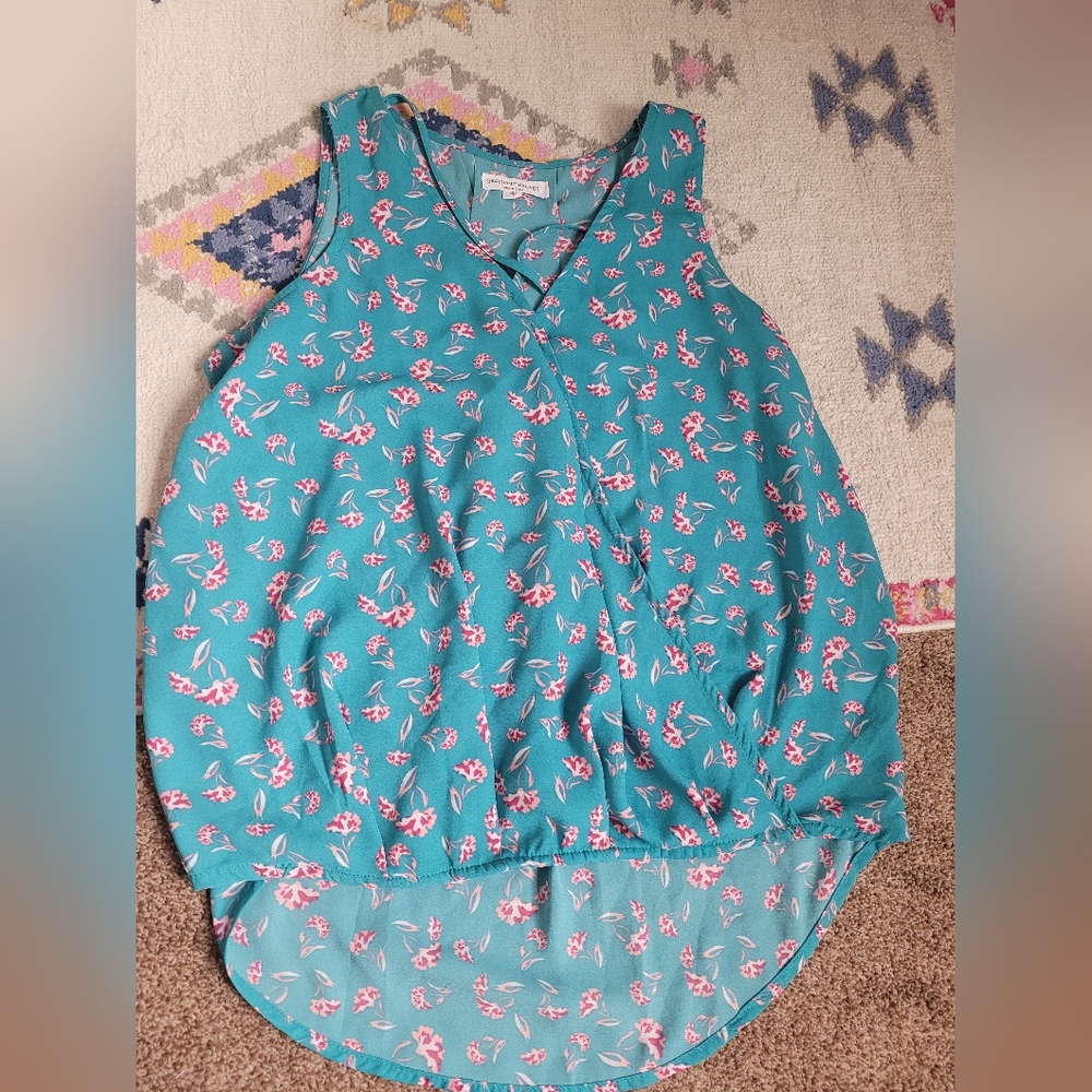 Greyson/Threads Blue printed hi lo top